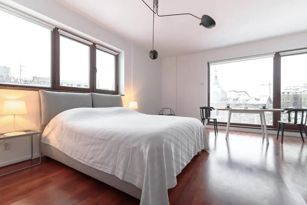 Bianco 16 - Central Studio Universitate - Old Town Bukarest Apartment