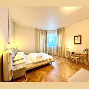 Center Unirii Square Private With View - Shared Amenities Privatunterkunft